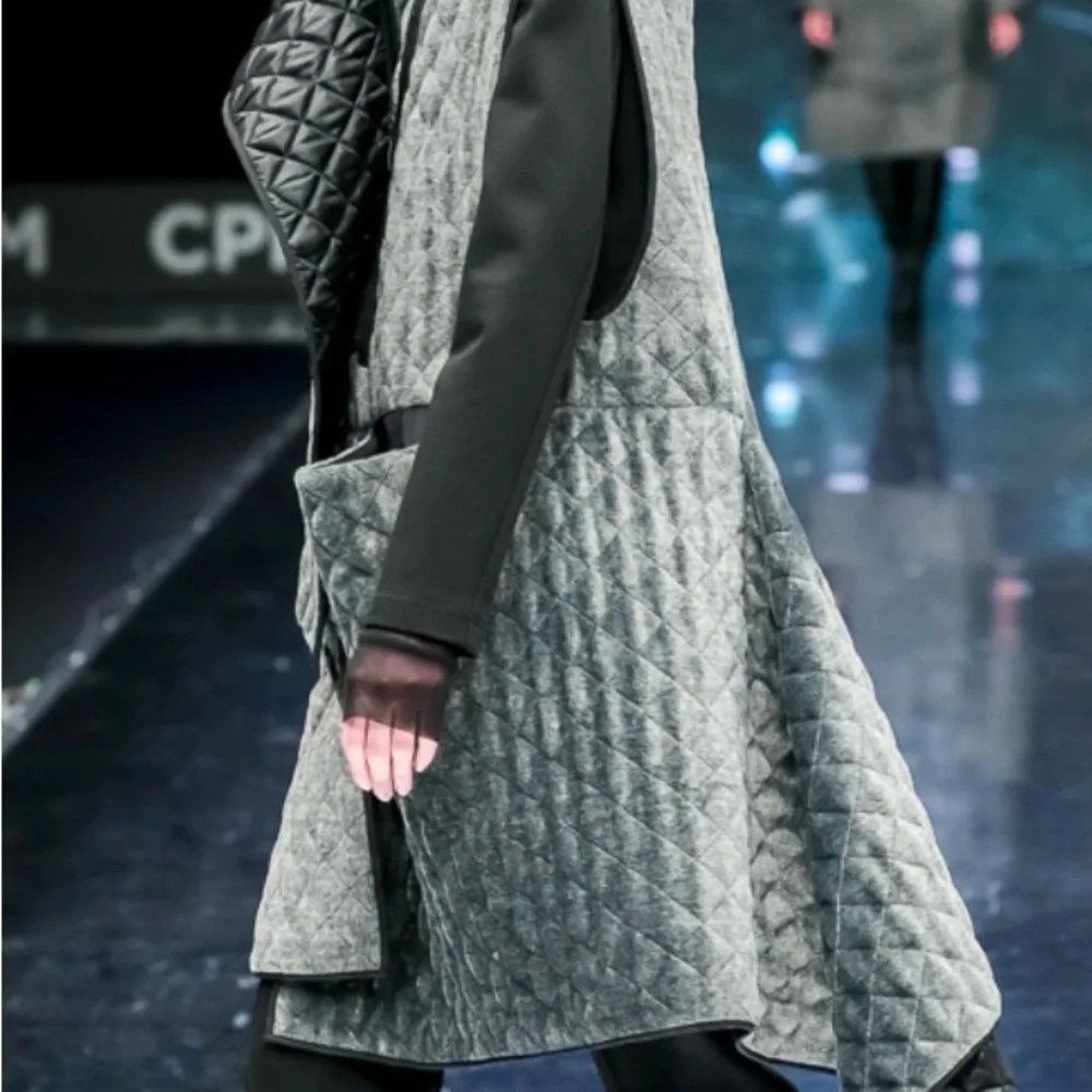 Chic Black and Gray Hooded Vest - Picture 6 of 6